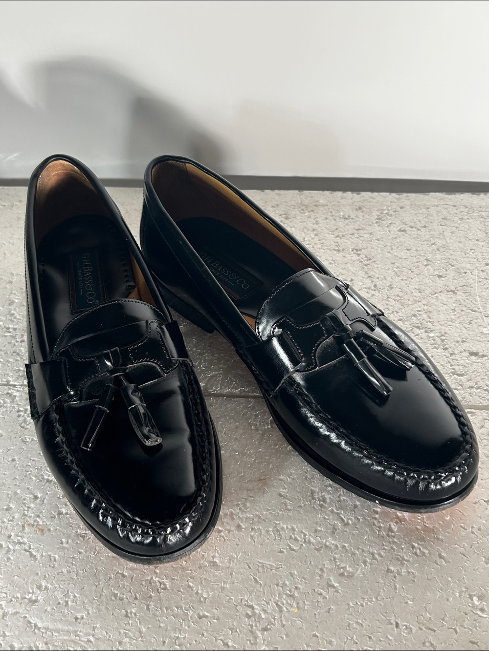 G H Bass SZ 10 Black Leather Tassel Loafer Timeless Work Academia Formal Wedding